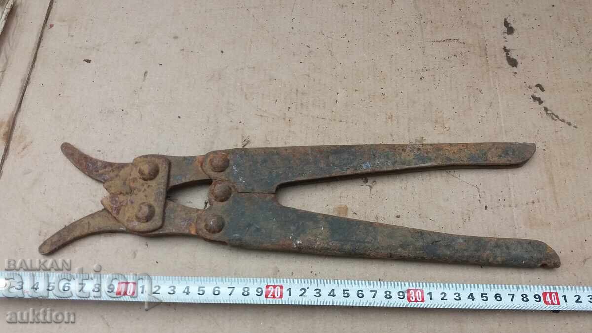 FOARFECE PENTRU SÂRMĂ GHIMPATĂ cu preț 12.99 BGN | € 6.64 FOARFECE PENTRU SÂRMĂ GHIMPATĂ cu preț 12.99 BGN | € 6.64