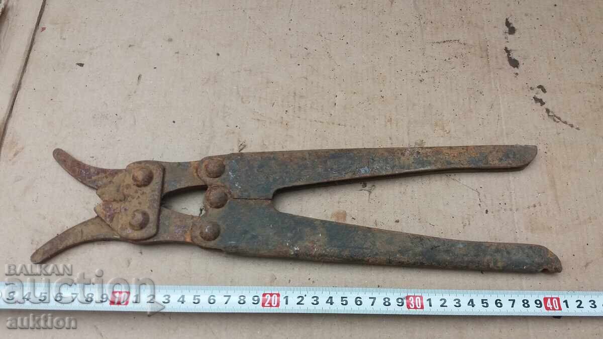 FOARFECE PENTRU SÂRMĂ GHIMPATĂ FOARFECE PENTRU SÂRMĂ GHIMPATĂ