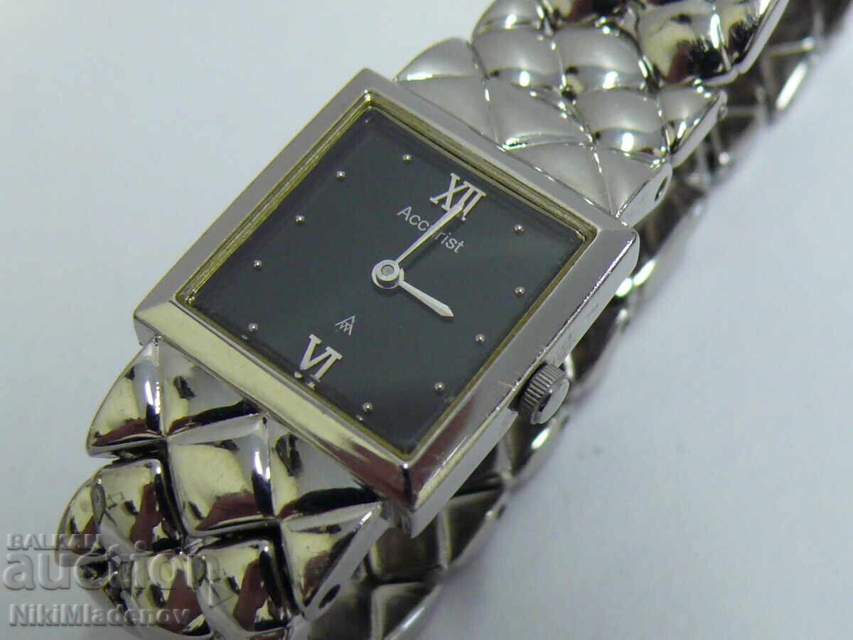 Licitație Lot două ceasuri de mână quartz pentru femei, funcționale