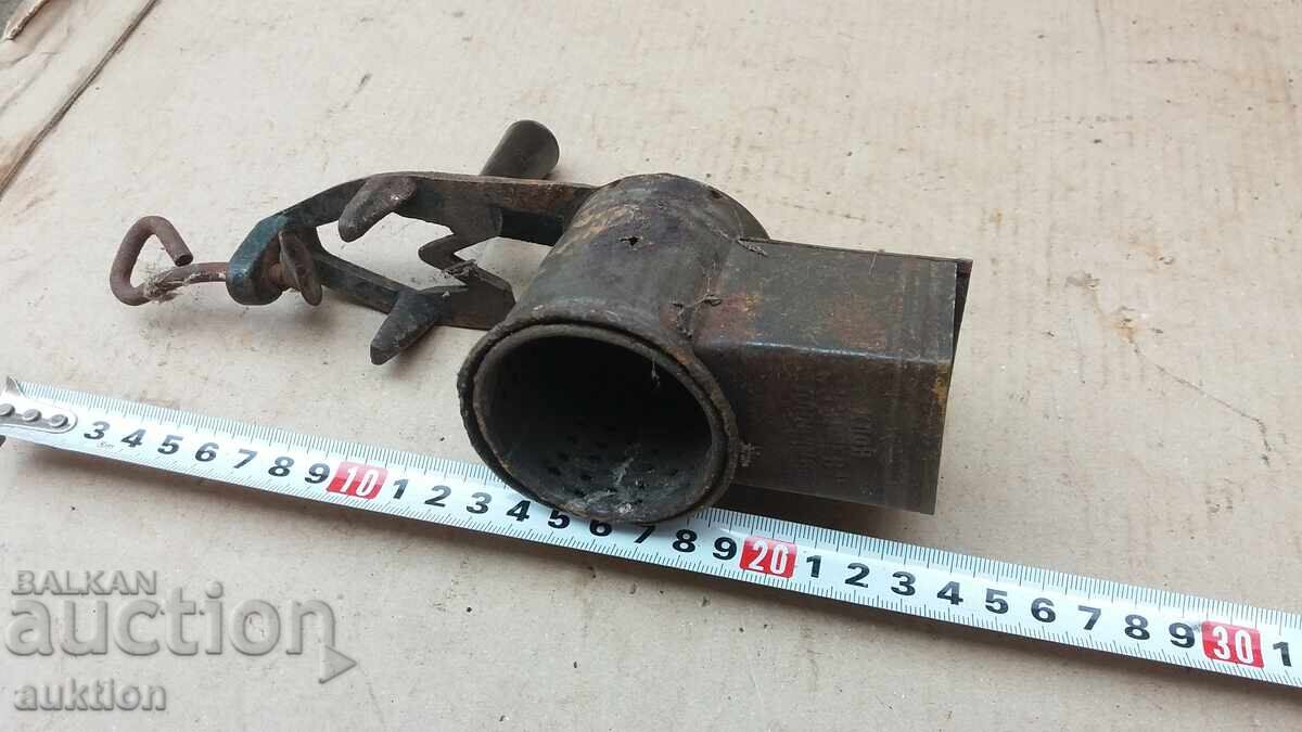 Delivery of OLD NUT AND ALMOND GRINDER