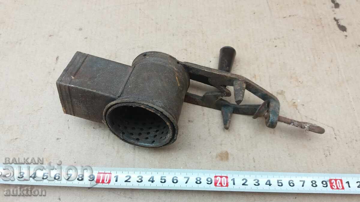 OLD NUT AND ALMOND GRINDER