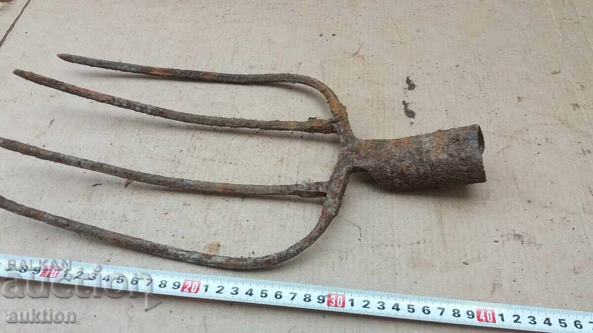 ΠΑΛΙΑ ΜΑΖΙΚΗ ΒΙΛΑ με τιμή 4.99 BGN | € 2.55