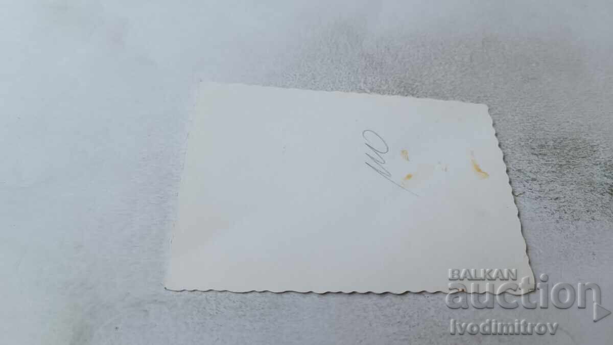 Снимка Мъж и малко момченце на брега на морето с цена 1.75 лв. | € 0.89