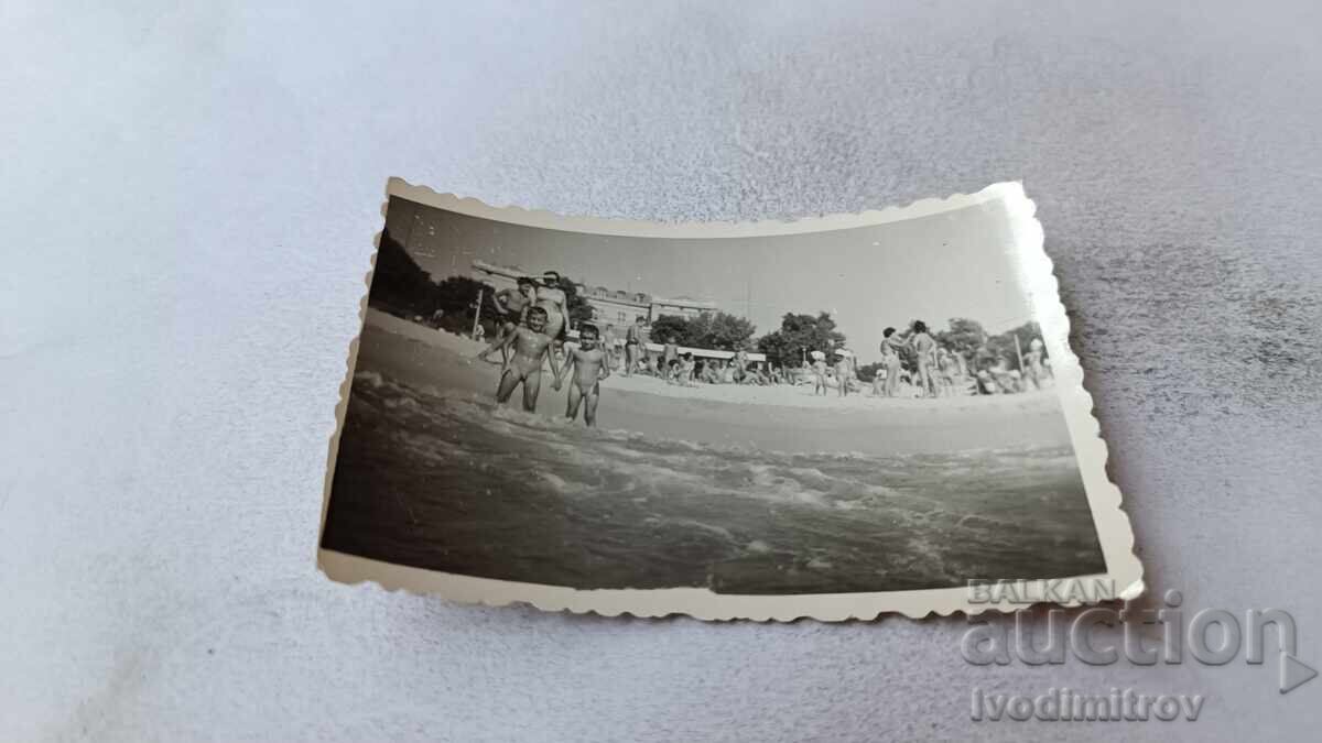 Photo Two little boys on the beach