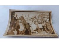 Snimka Dolno Prahovo Myzhe i detsa na pazara pri dzhamiyata 1936