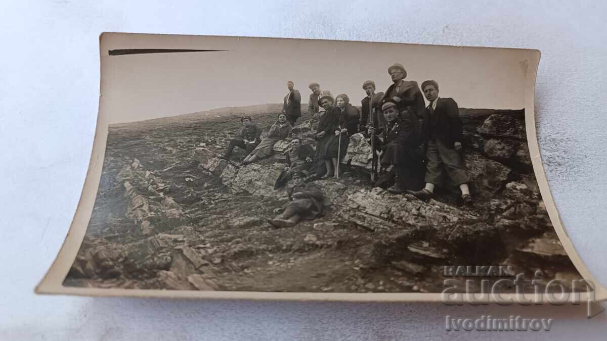 Photograph Men and women at the Mashkulya market 1936