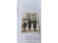 Snimka Sofiya Mŭzh γυναίκα και αγόρι σε βόλτα 1938