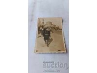 Fotografie Sofia Ofițer în fața Palatului de Justiție