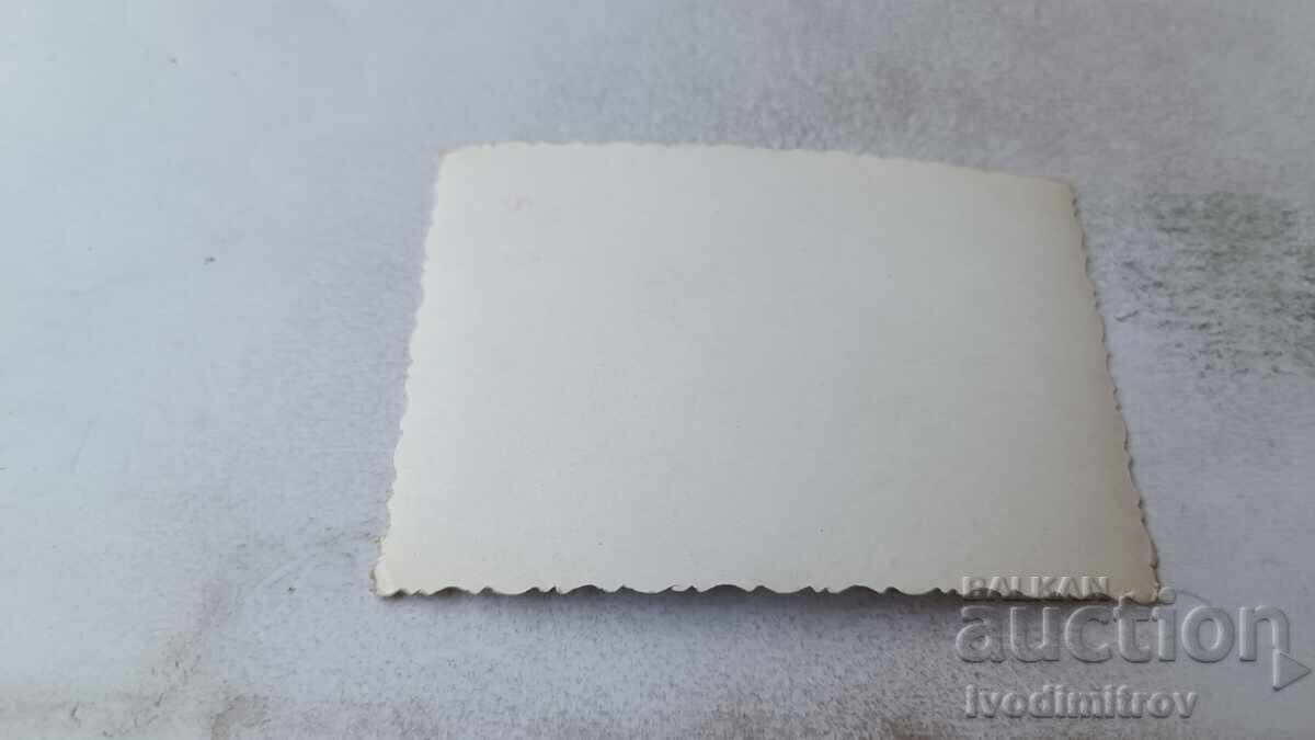 Снимка Мъж на брега на морето с цена 1.65 лв. | € 0.84