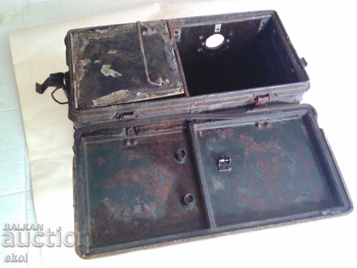 Аукцион Кутия от полеви телефон