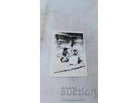 Φωτογραφία Δύο νεαροί άνδρες στην παραλία