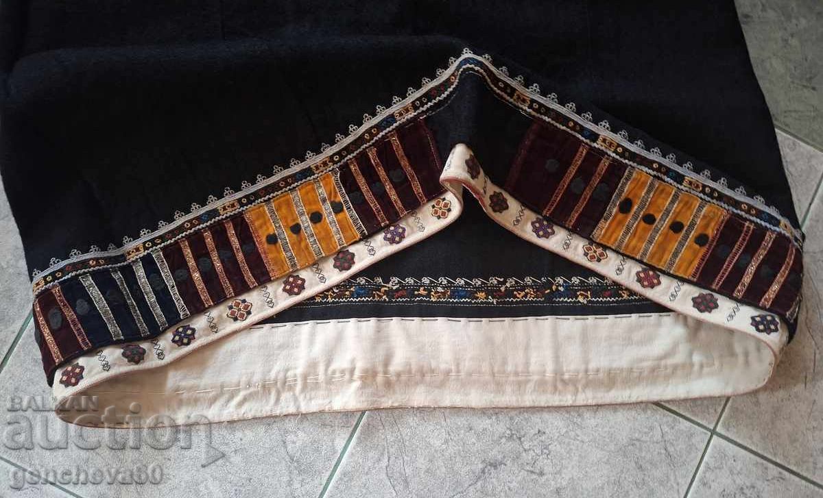 Доставка на Рядък Автентичен вълнен сукман - носия