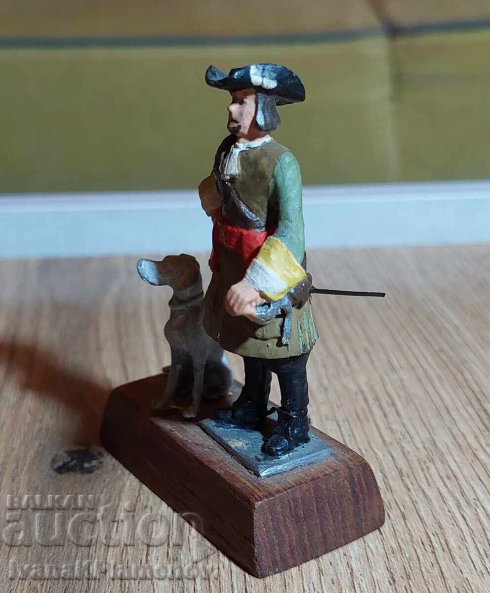 Auction  A lead figurine for collectors