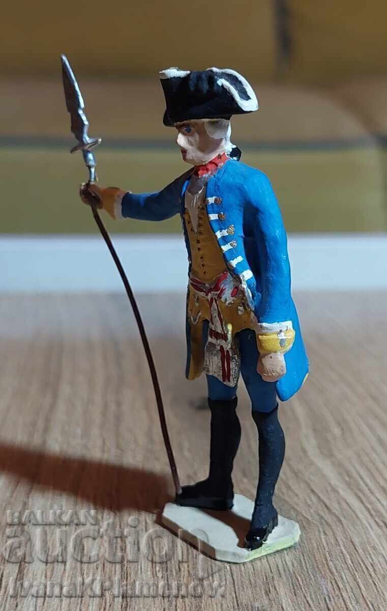 Auction  A lead figurine for collectors