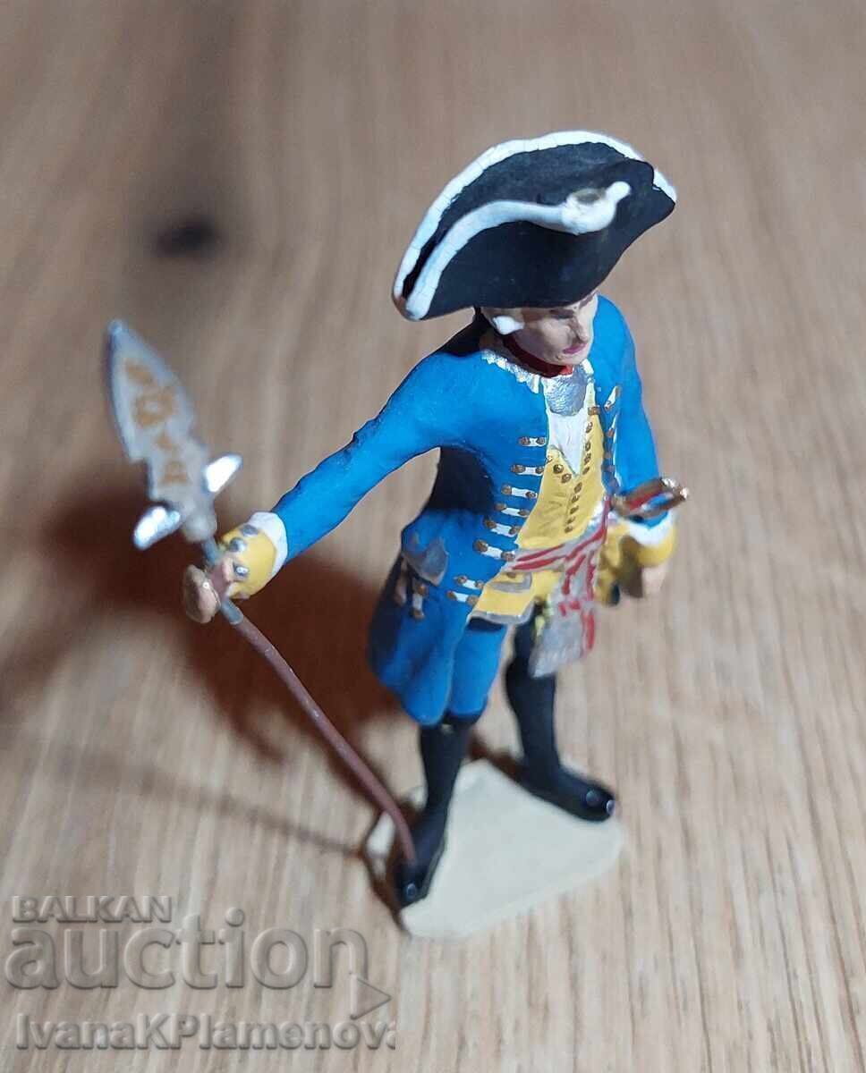 A lead figurine for collectors - 7