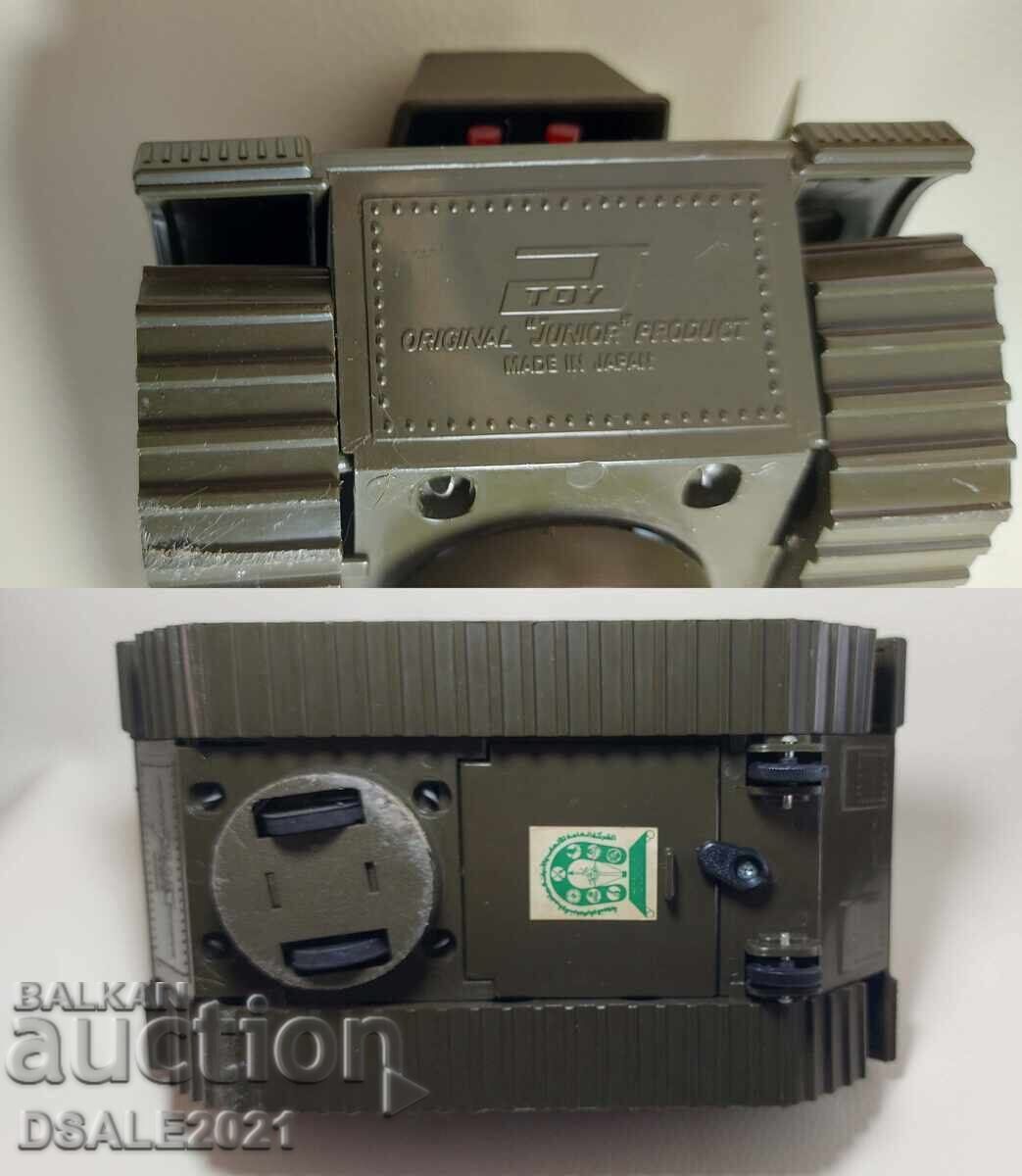 Tanc vechi japonez din metal, jucărie pe baterii arabă ds1520 cu preț 250.00 BGN | € 127.82