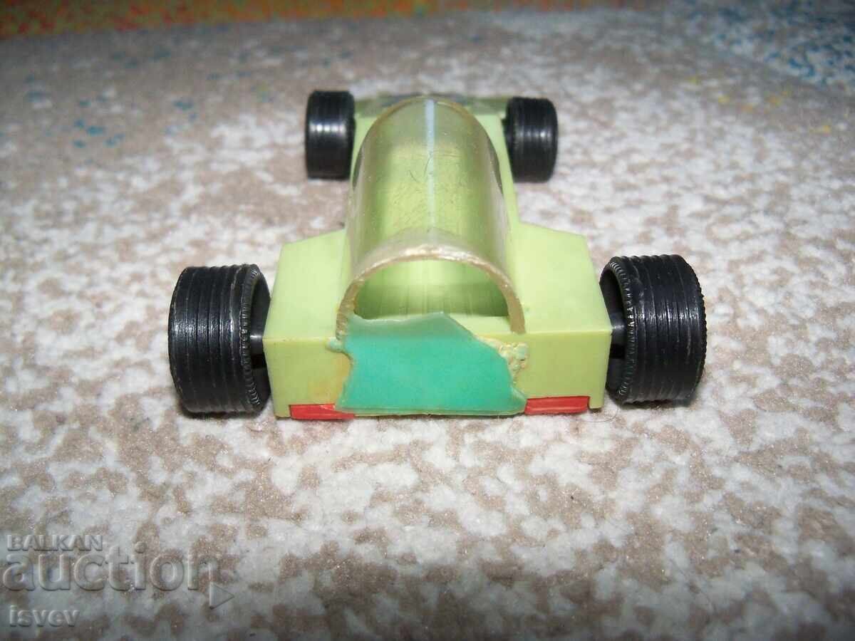 Παράδοση Μικρό πλαστικό αυτοκινητάκι σοσιαλιστικό παιχνίδι Παράδοση Μικρό πλαστικό αυτοκινητάκι σοσιαλιστικό παιχνίδι