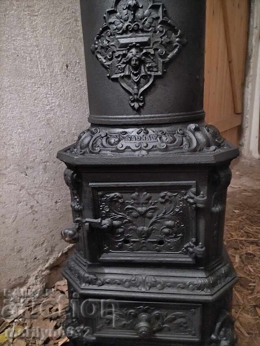 Немска/австрийска печка NADSAG фигурален чугун 19-ти век с цена 925.00 лв. | € 472.94 Немска/австрийска печка NADSAG фигурален чугун 19-ти век с цена 925.00 лв. | € 472.94