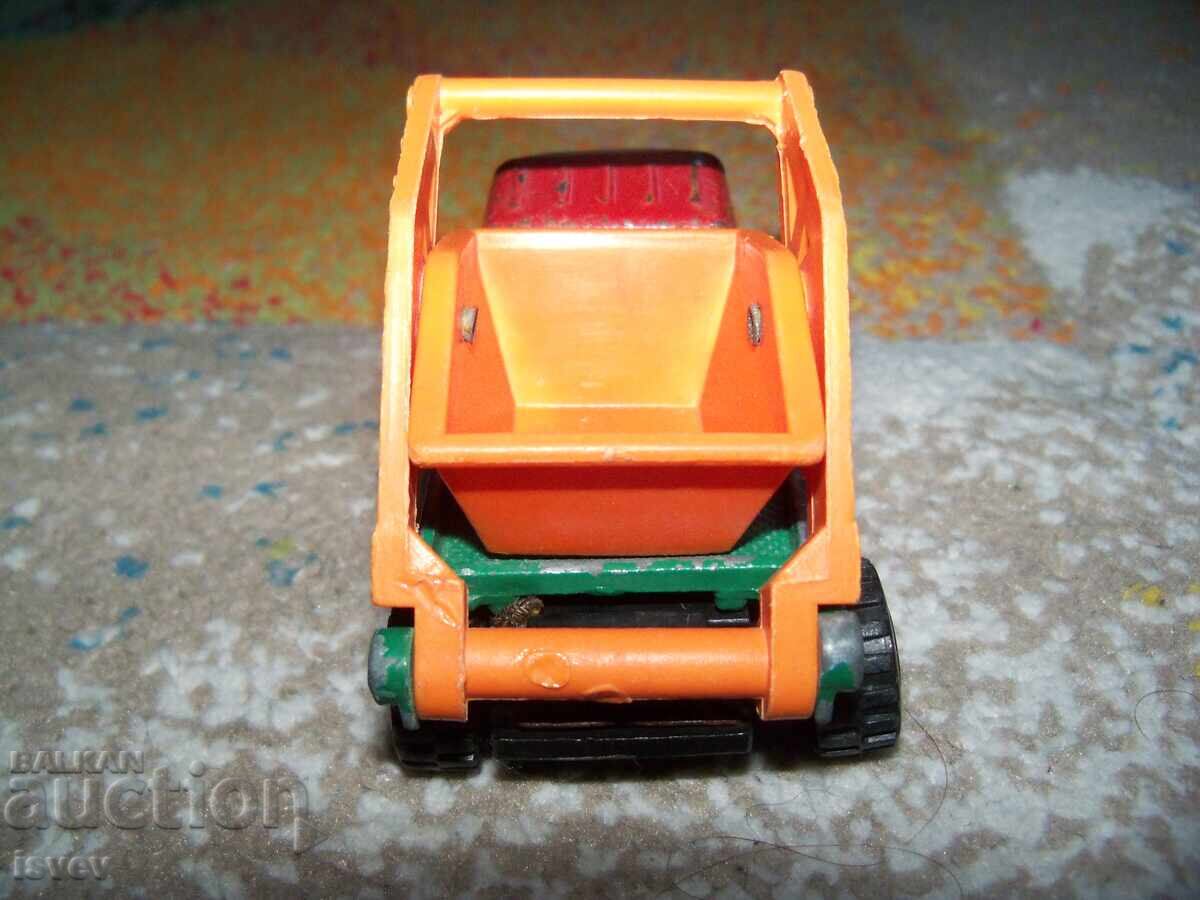 Micul camion de tablă, jucărie sovietică - 6