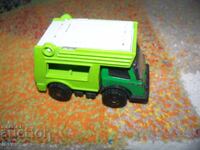 Micul camion de tablă, jucărie sovietică