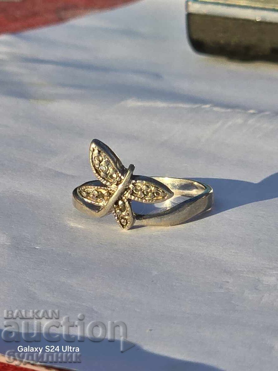 Сребърен пръстен. 17,7мм. Пускам над 100 Аукциона. Разгледай с цена 18.99 лв. | € 9.71 Сребърен пръстен. 17,7мм. Пускам над 100 Аукциона. Разгледай с цена 18.99 лв. | € 9.71