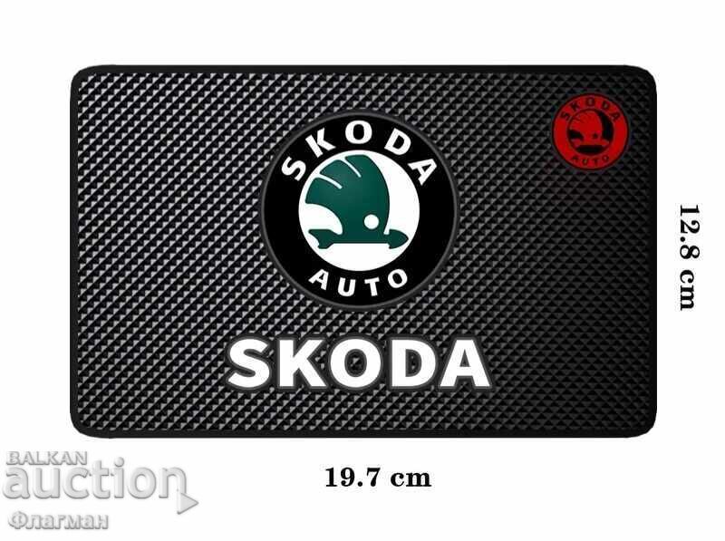 Προστατευτικό ταμπλό αυτοκινήτου "SKODA" με τιμή 10.00 BGN | € 5.11