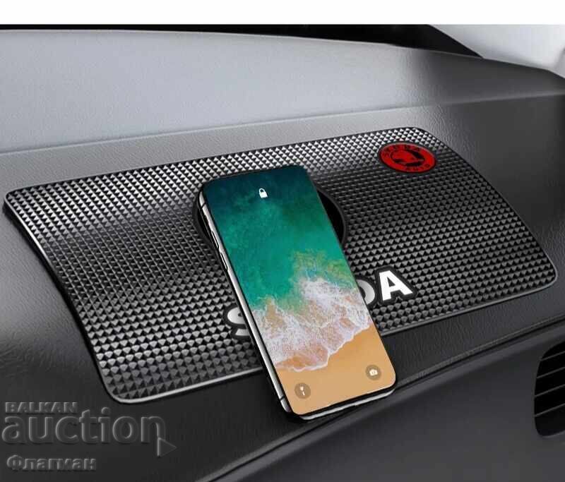 Licitație Covoraș pentru bord auto "SKODA" Licitație Covoraș pentru bord auto "SKODA"