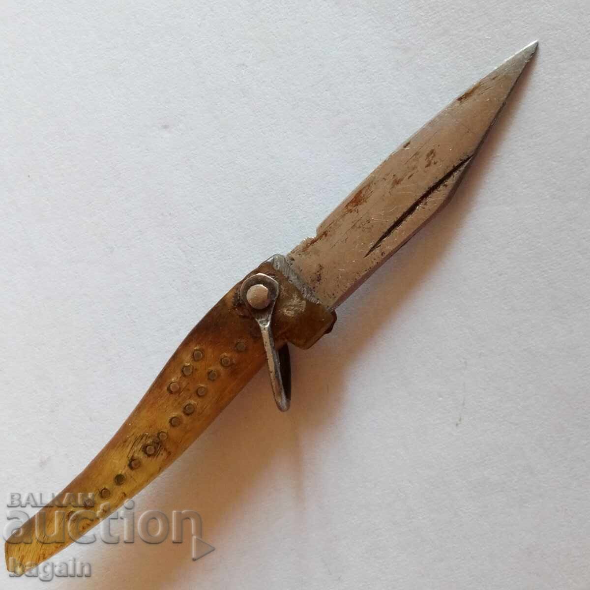 Knife- skeleton, miniature Knife- skeleton, miniature