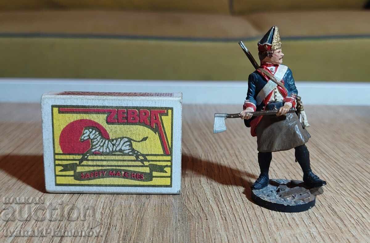 A lead figurine for collectors - 5