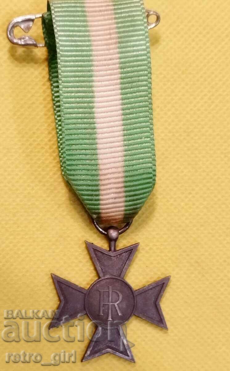 Ασημένιος σταυρός για 16 χρόνια υπηρεσίας αξιωματικού Ιταλίας