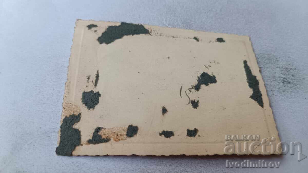 Fotografie Ofițer lângă mare cu preț 2.15 BGN | € 1.10 Fotografie Ofițer lângă mare cu preț 2.15 BGN | € 1.10