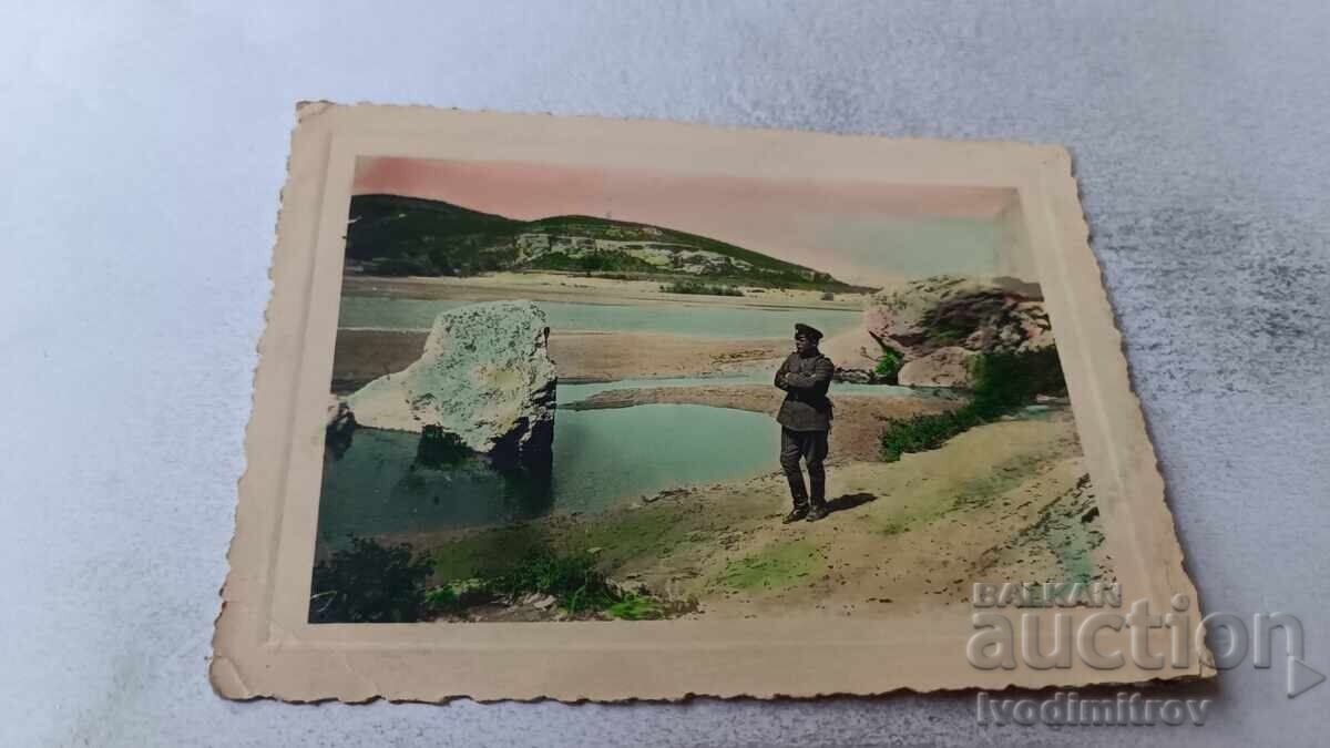 Fotografie Ofițer lângă mare Fotografie Ofițer lângă mare