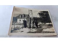 Φωτογραφία Κουμαρίτσα Δύο άνδρες και δύο γυναίκες τον χειμώνα