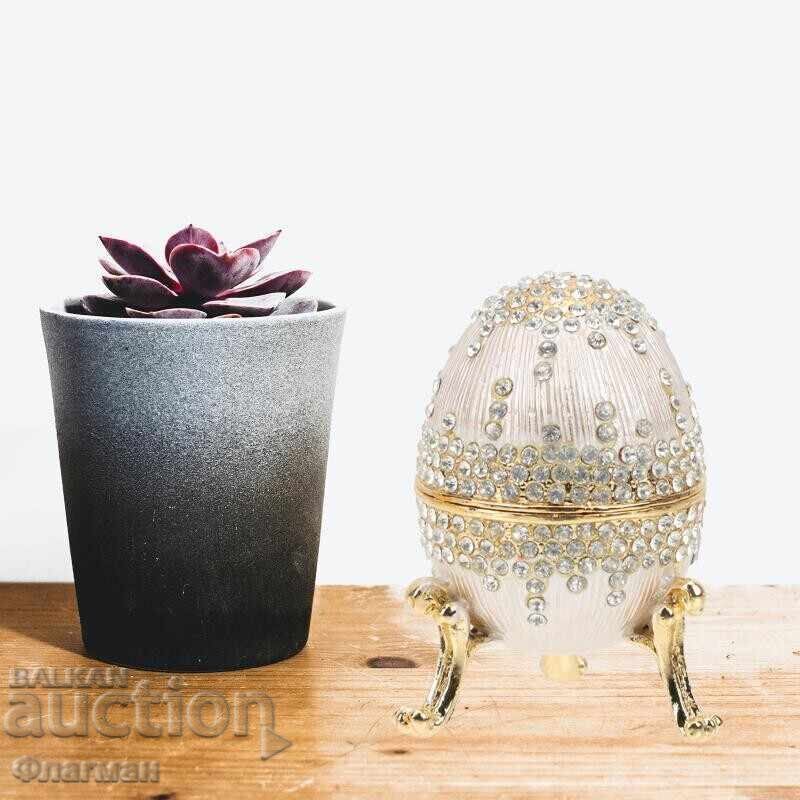 Delivery of Fabergé Egg / 13 Delivery of Fabergé Egg / 13