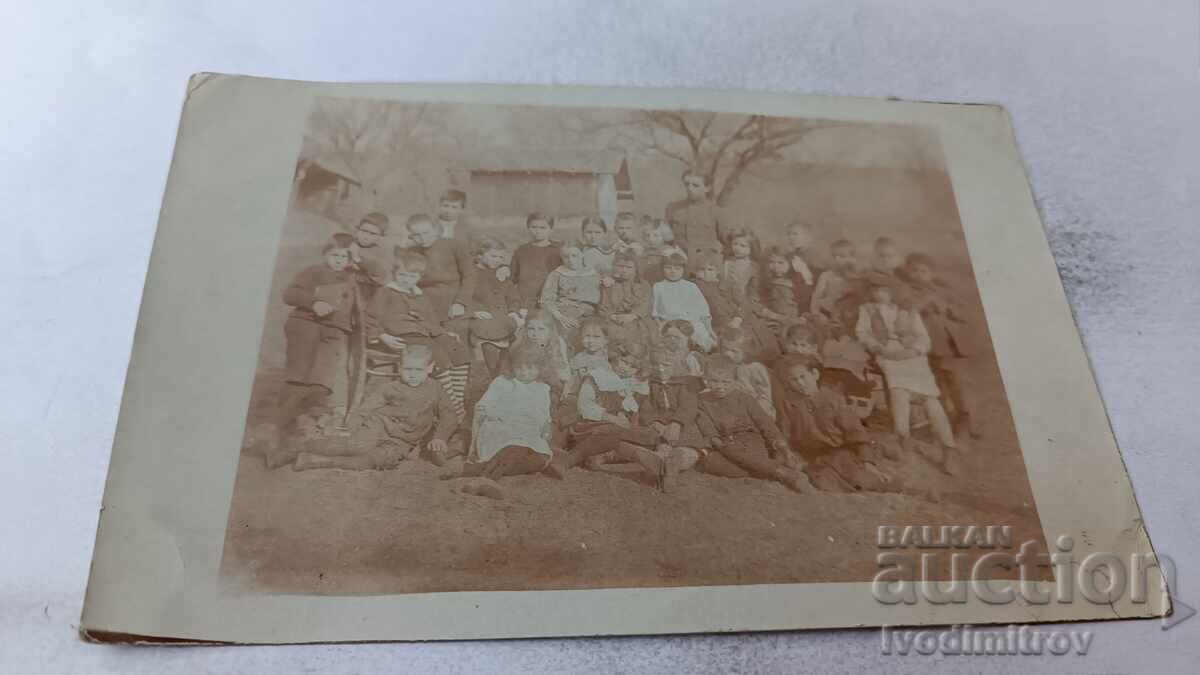 Photo of the Amateur Group at the School 1920
