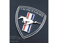Embleme noi pentru ”Mustang”
