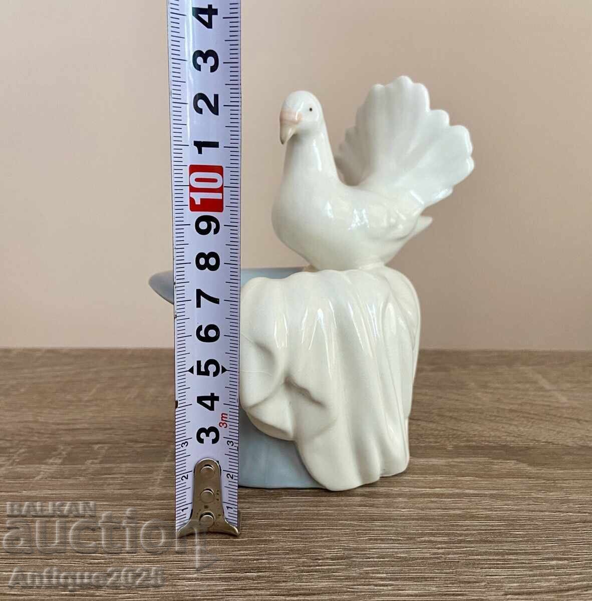 Порцеланов гълъб Porceval – Испания, 10 см с цена 55.00 лв. | € 28.12 Порцеланов гълъб Porceval – Испания, 10 см с цена 55.00 лв. | € 28.12