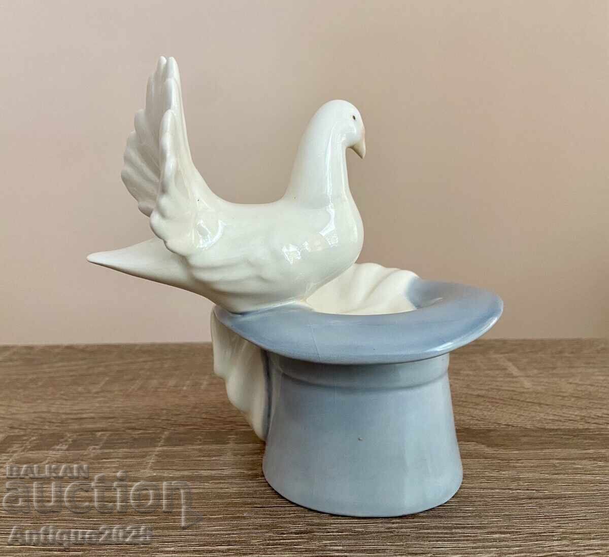 Доставка на Порцеланов гълъб Porceval – Испания, 10 см Доставка на Порцеланов гълъб Porceval – Испания, 10 см