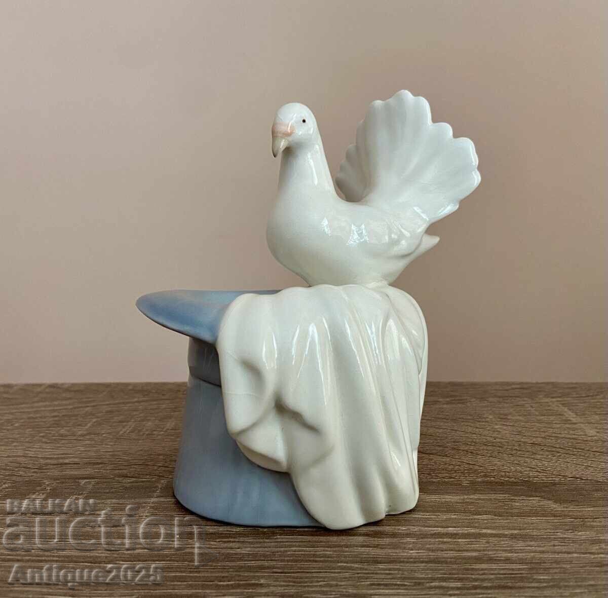 Порцеланов гълъб Porceval – Испания, 10 см Порцеланов гълъб Porceval – Испания, 10 см