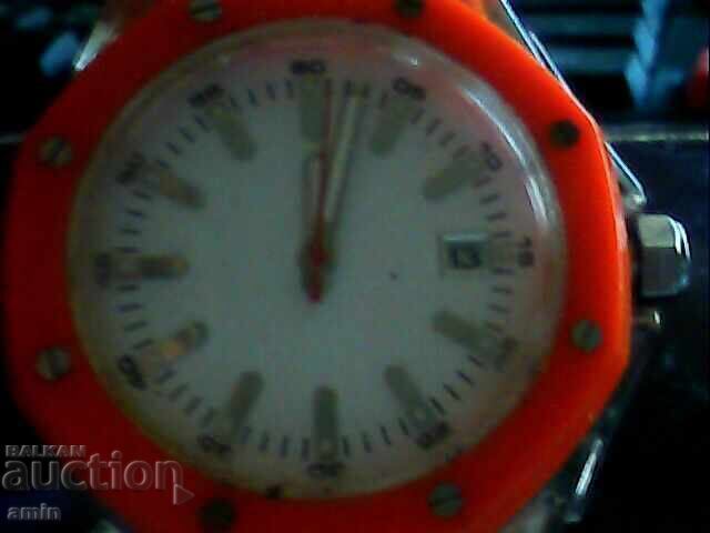 Auction  Beautiful sports watch, works without battery