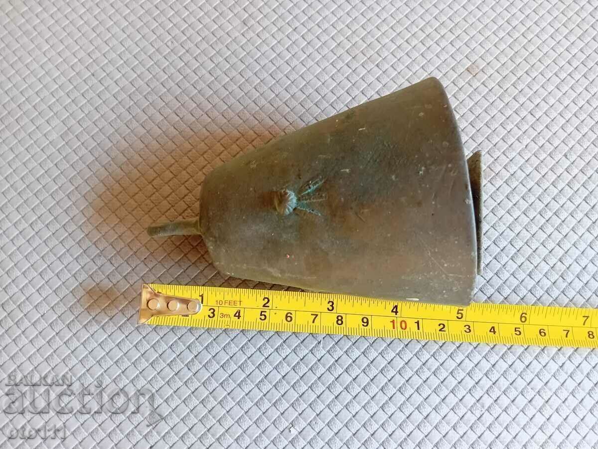 Auction  OLD CHAN, BELL