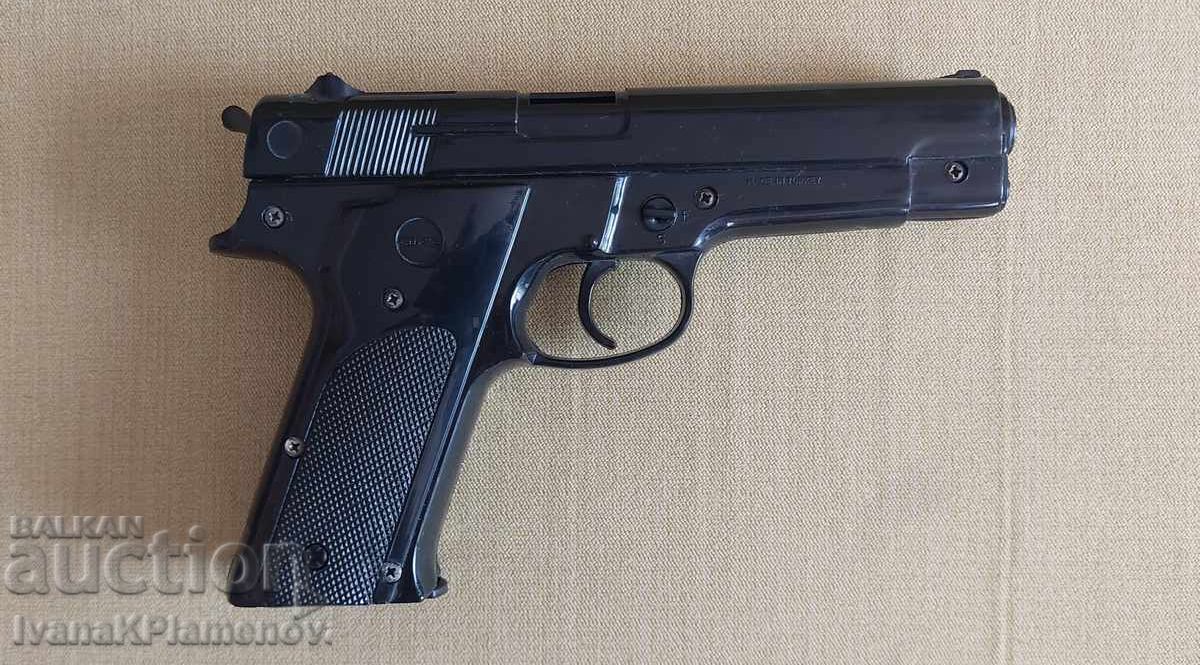 Toy gun with price 20.00 BGN | € 10.23 Toy gun with price 20.00 BGN | € 10.23