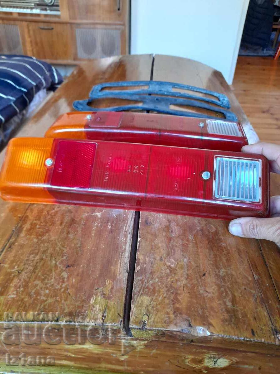 Παλιά πίσω φώτα Wartburg AKA με τιμή 90.00 BGN | € 46.02