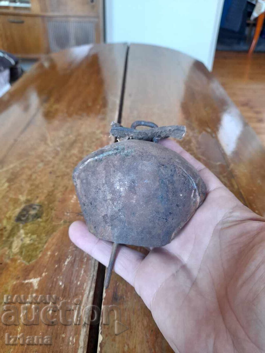 Παλιά καμπάνα, παλαμάκια, τσαν με τιμή 32.00 BGN | € 16.36 Παλιά καμπάνα, παλαμάκια, τσαν με τιμή 32.00 BGN | € 16.36