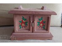 Ντουλάπι από μασίφ ξύλο για γνώστες