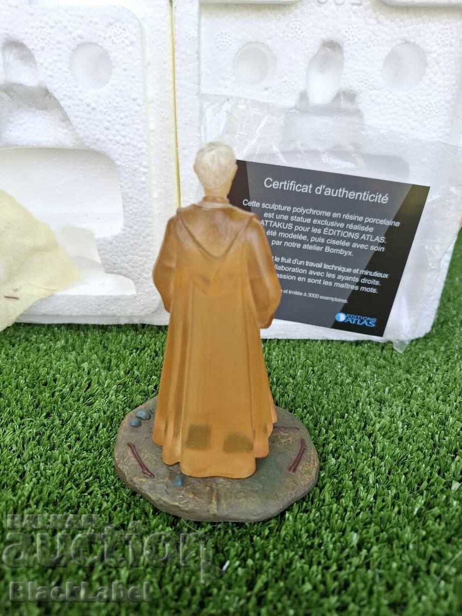 Collectible Star Wars Figure with price 250.00 BGN | € 127.82 Collectible Star Wars Figure with price 250.00 BGN | € 127.82