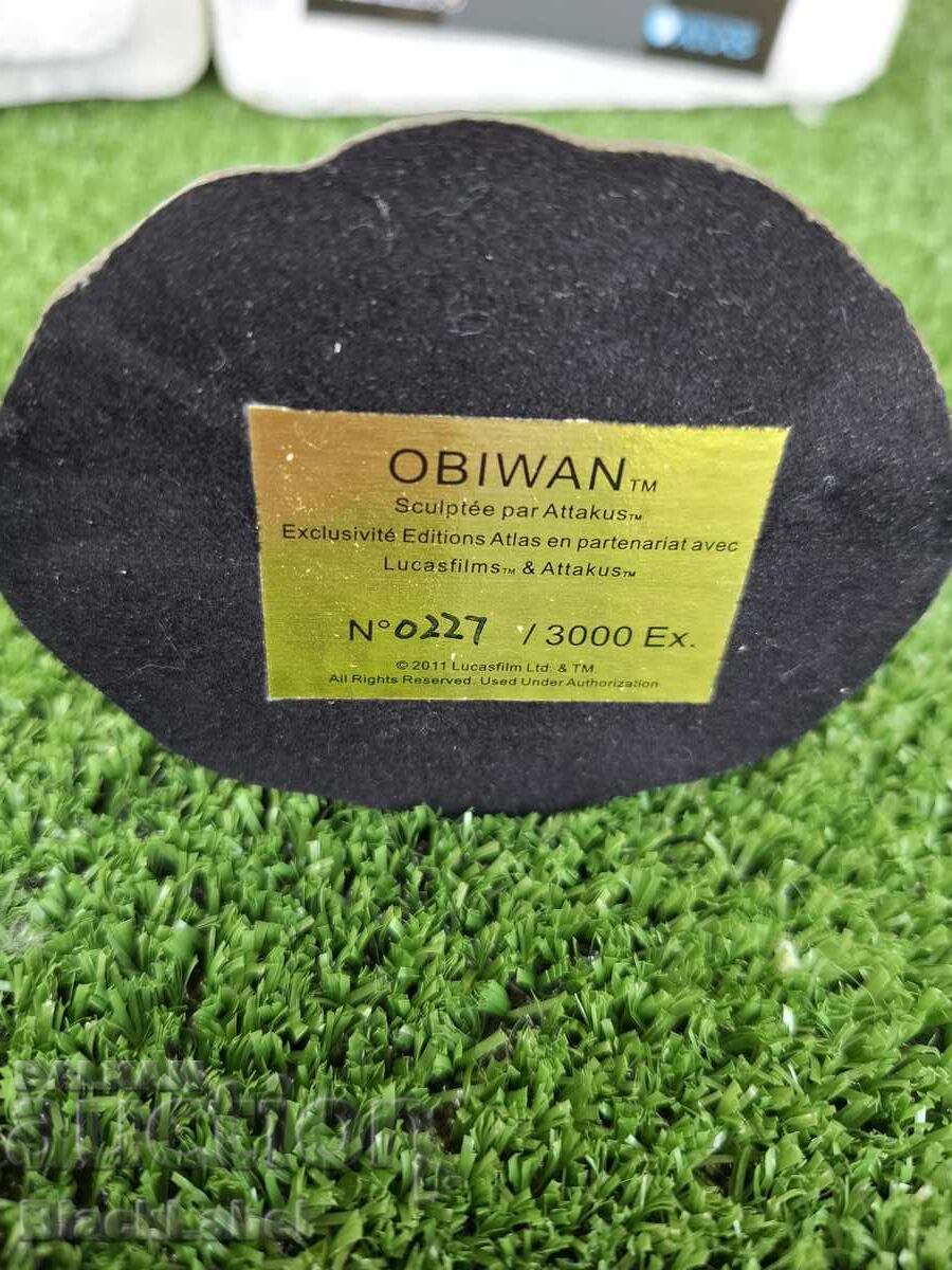 Delivery of Collectible Star Wars Figure Delivery of Collectible Star Wars Figure