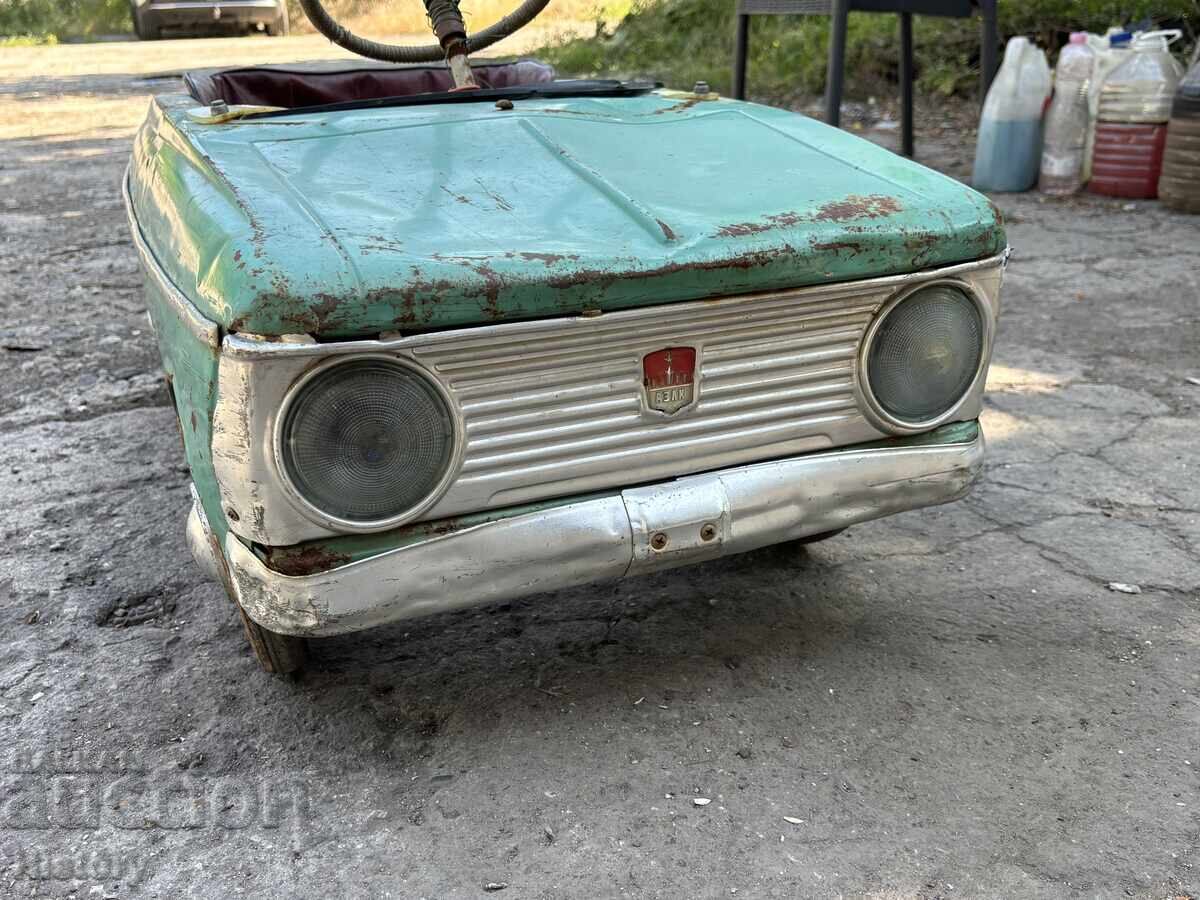 Mașină de jucărie pentru copii cu pedale din tablă Moscvici - 7 Mașină de jucărie pentru copii cu pedale din tablă Moscvici - 7