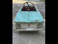 Λαμαρινένιο παιδικό αυτοκίνητο με πετάλια Moskvich