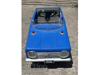 Mașină de jucărie cu pedale din tablă VAZ